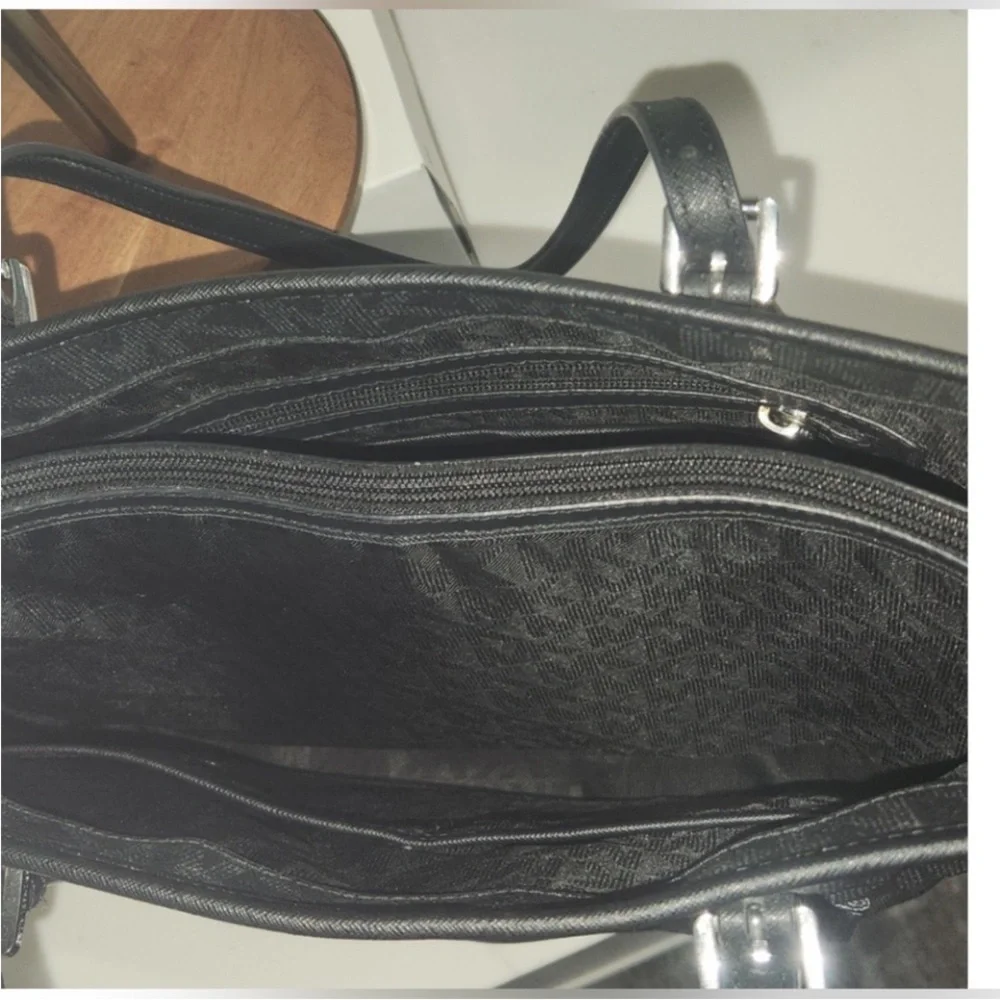 Michael Kors Jet Set TZ Snap Pocket Tote MK Signature Black EUC